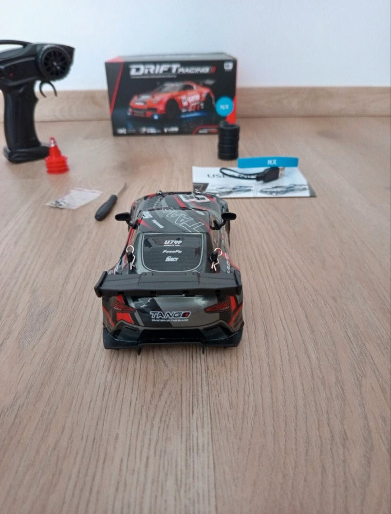 RC Drift Auto 1:16- černé s červenými detaily