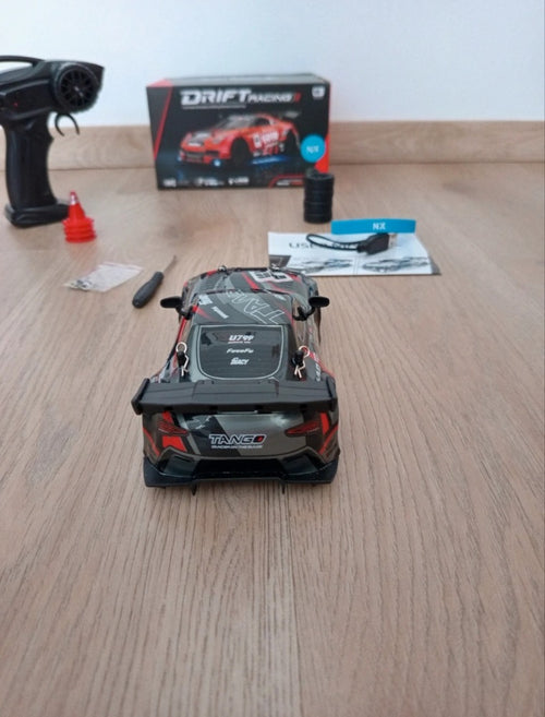 RC Drift Auto 1:16- černé s červenými detaily