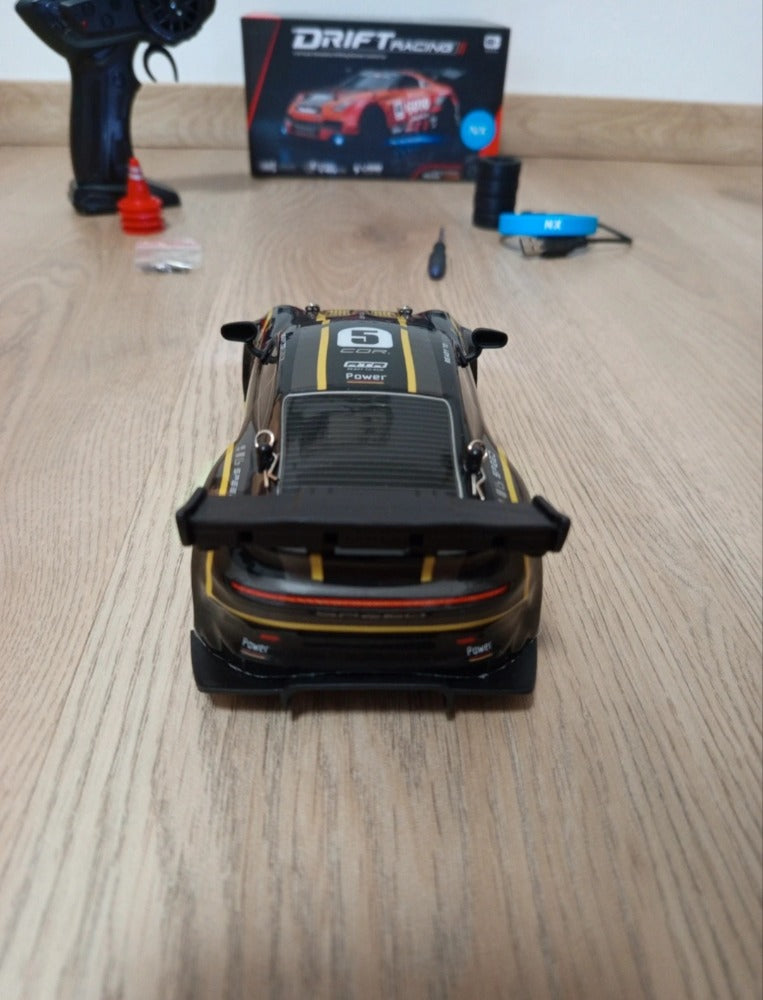 RC Drift Auto 1:16 – černé se zlatými detaily